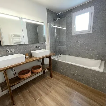 Holiday home Jolie Dans Les Pins Avec Piscine Chauffee Et Wifi *
