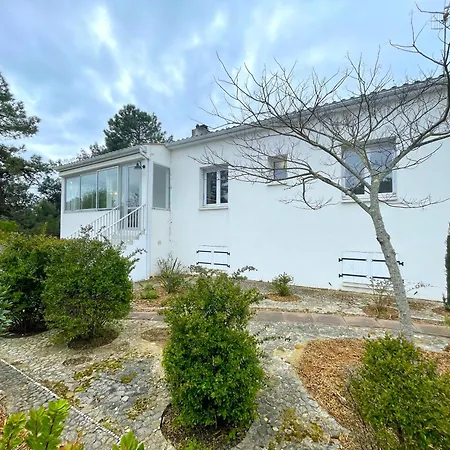 Holiday home Jolie Dans Les Pins Avec Piscine Chauffee Et Wifi La Tranche-sur-Mer
